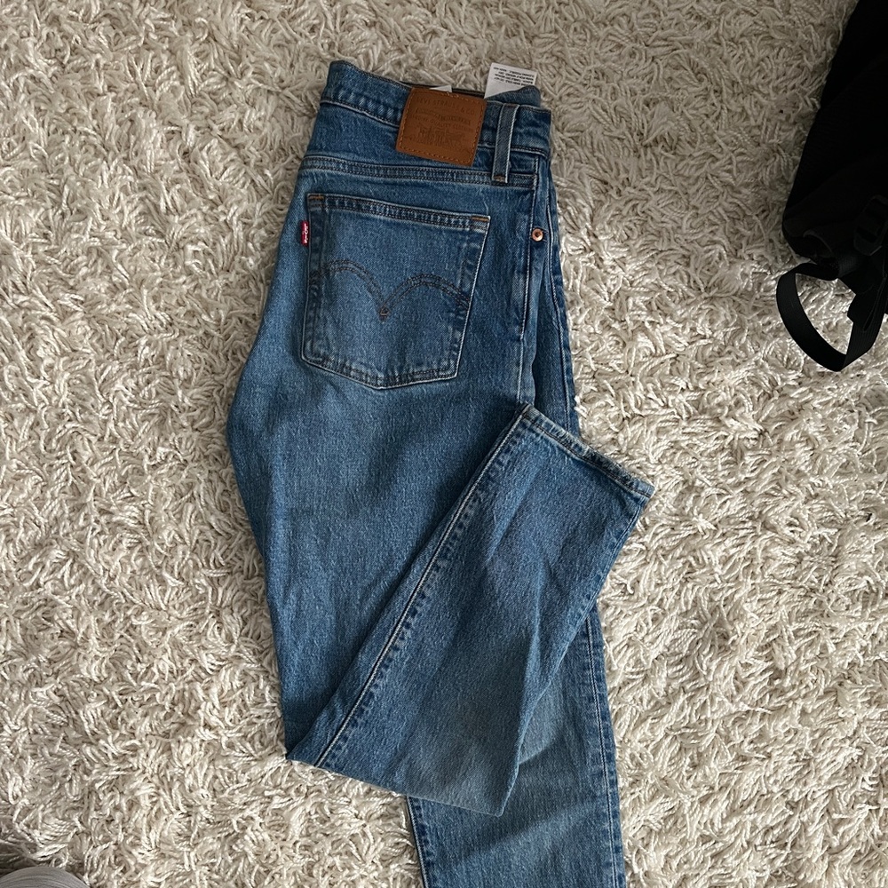 Levi wedgie mom jeans